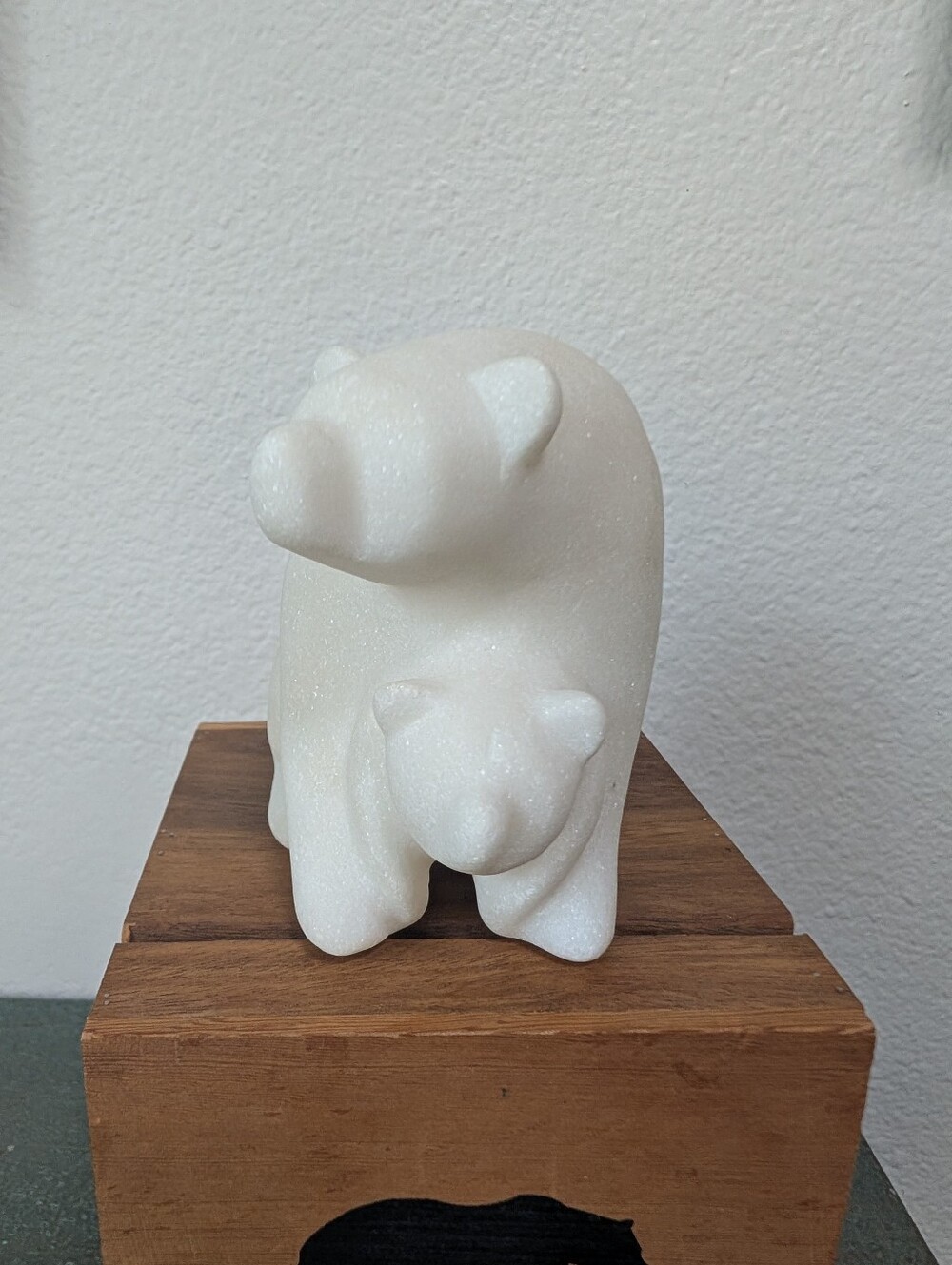 Cassiar Jade Heavy White Marble Polar Bear & Cub 4" Figurine with Box - Picture 2 of 13